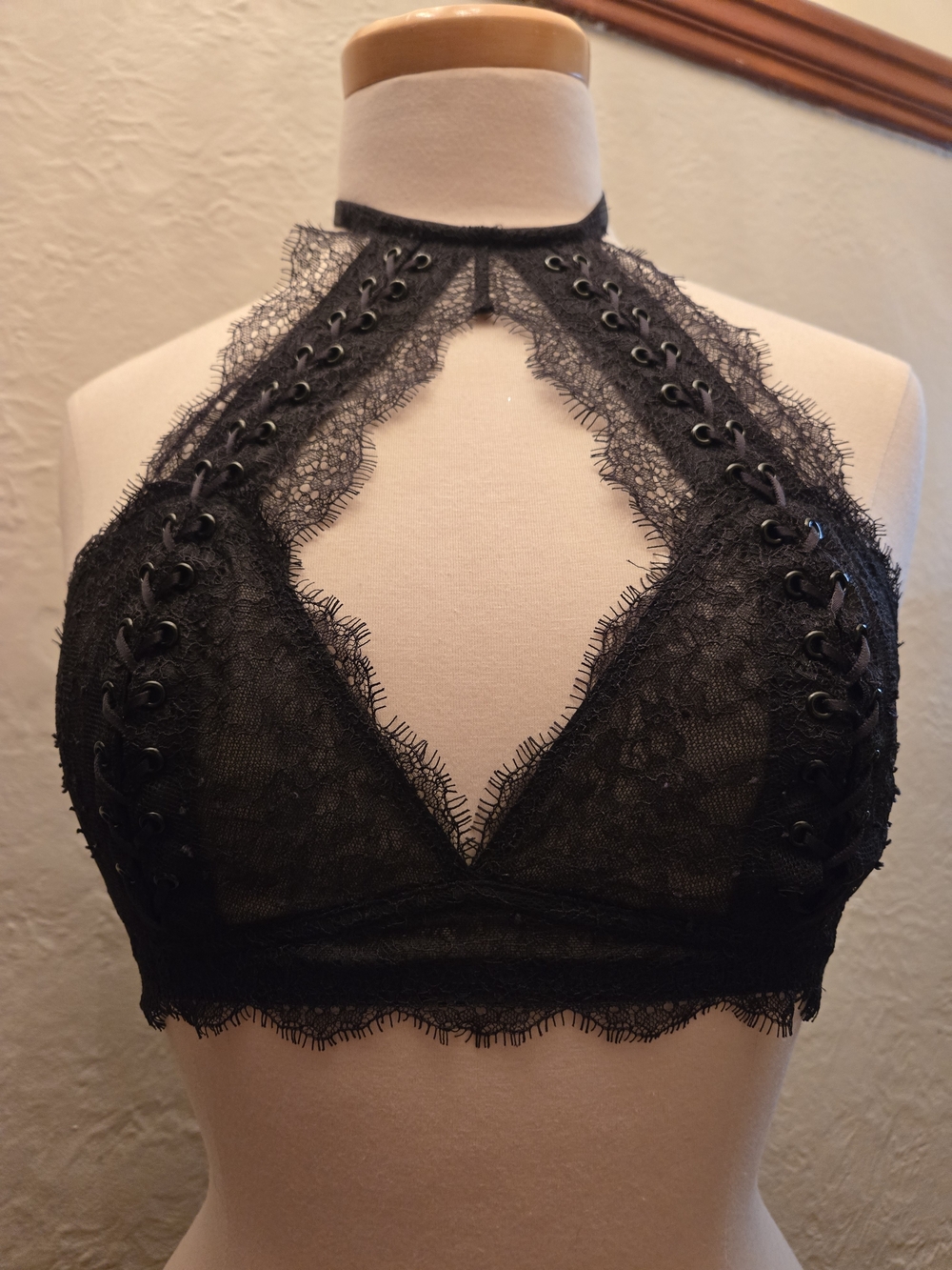 Victoria’s Secret Black Lace Halter Bralette Corset Lace-Up Goth Lingerie - Picture 8 of 11